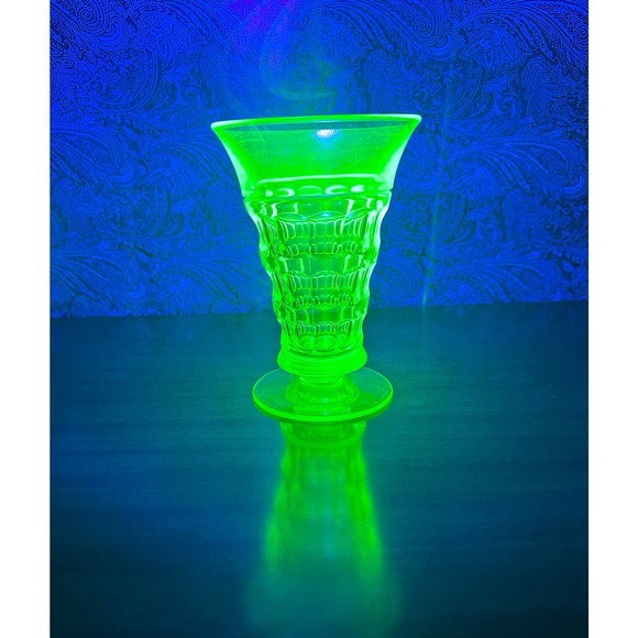 Four piece set of uranium Martha Washington collection by Cambridge glass - Picture 5 of 10